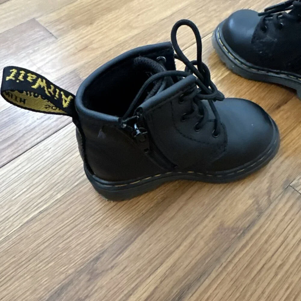 Dr Martens Black JY004 Toddler Ankle Side Zip Boots Read Size 6